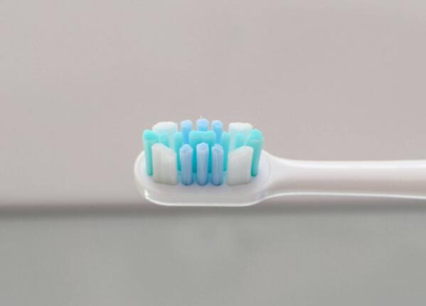 電動(dòng)牙刷的刷頭如何消毒？電動(dòng)牙刷頭消毒靠譜的方式介紹