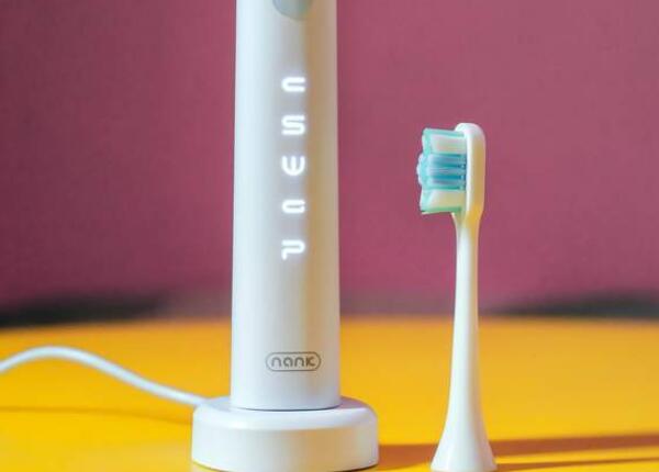 手提式電動牙刷怎么充電？電動牙刷充電方法大揭秘！
