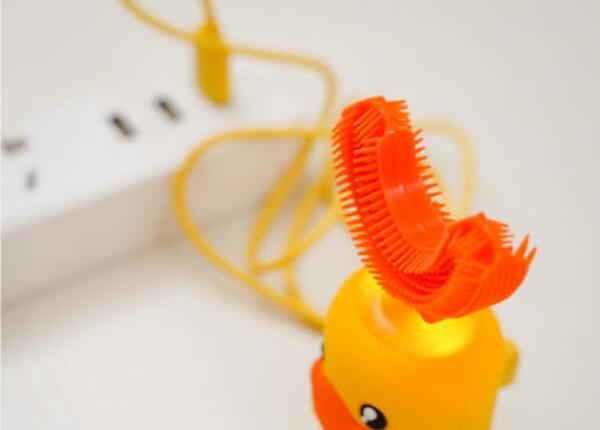 小孩電動牙刷u型牙刷怎么充電？u型牙刷的充電指南介紹