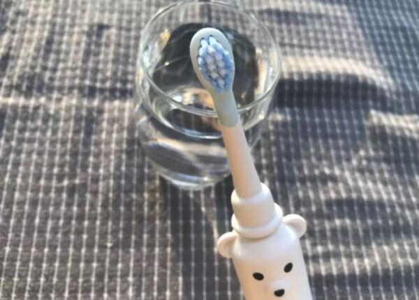 兒童如何正確用電動(dòng)牙刷刷牙？牙刷刷牙指南分享